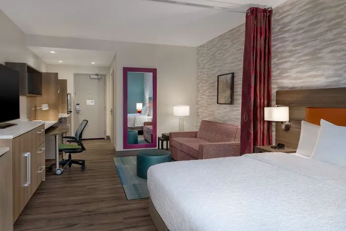 Home2 Suites by Hilton Bristol 4