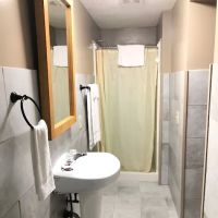 Wolcott Inn & Suites ico