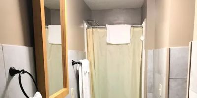 Wolcott Inn & Suites