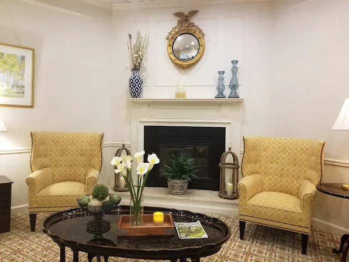 The Farmington Inn & Suites 4
