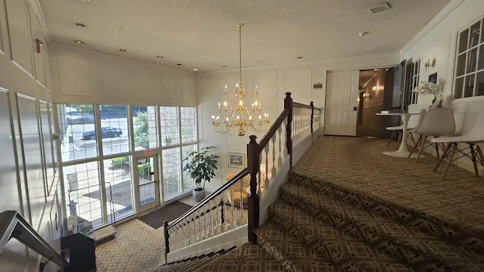 The Farmington Inn & Suites 4