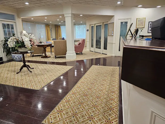 The Farmington Inn & Suites 4