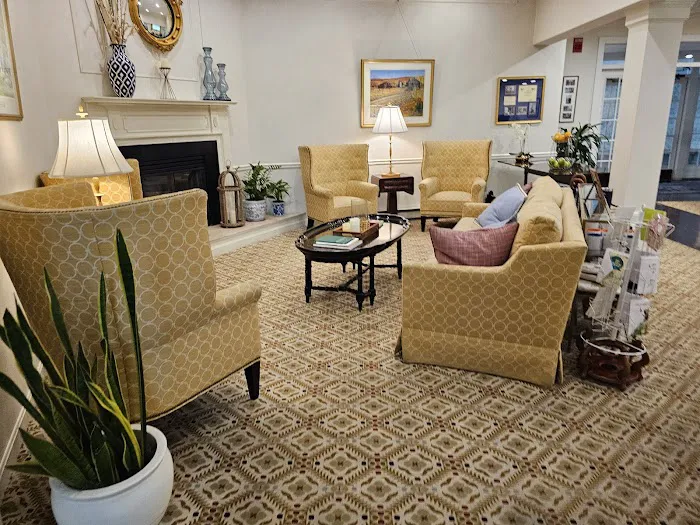 The Farmington Inn & Suites 4