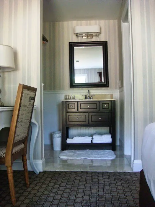 The Milestone Inn 4
