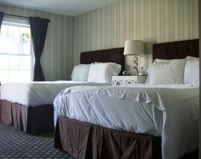 The Milestone Inn 4