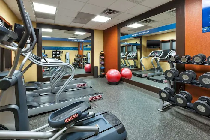 Hampton Inn Waterbury 4
