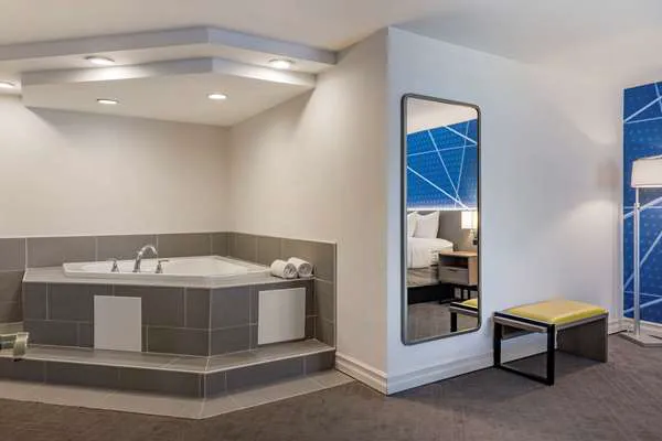 Comfort Inn & Suites East Greenbush - Albany 4
