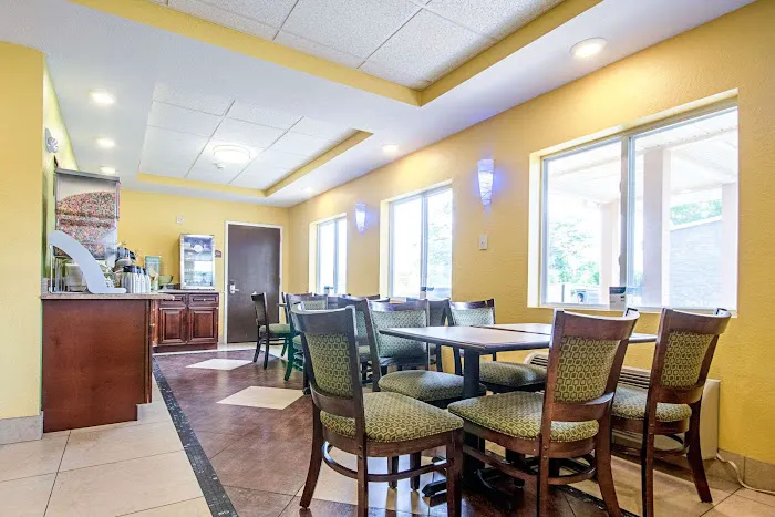 Quality Inn & Suites Glenmont - Albany South 4
