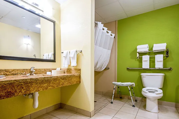 Quality Inn & Suites Glenmont - Albany South 4