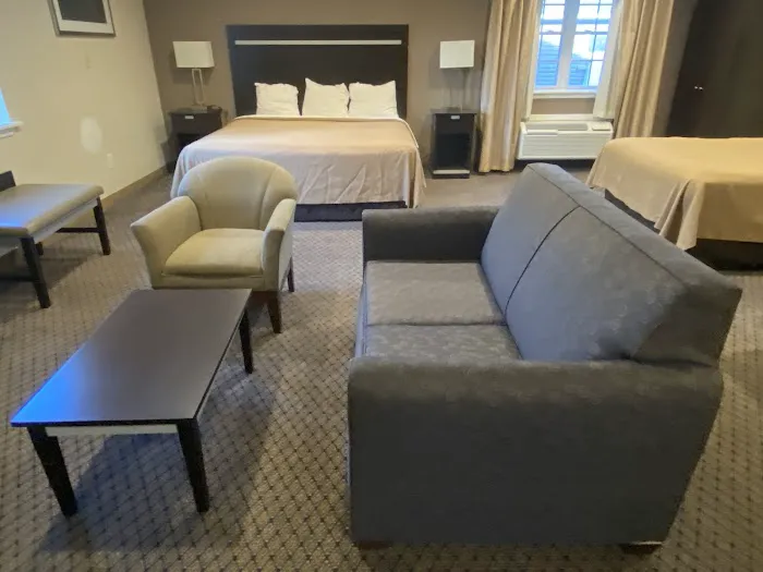 Capital Inn & Suites 4