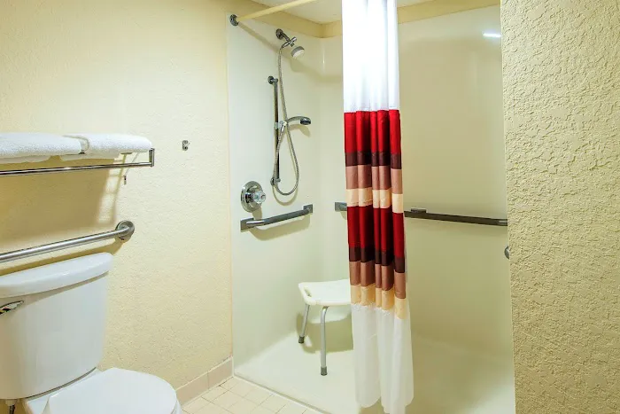 Red Roof Inn Syracuse 4
