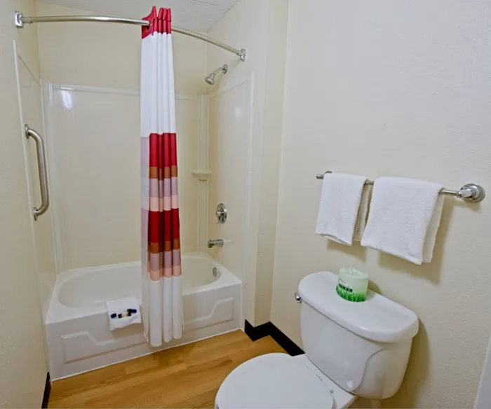 Red Roof Inn Syracuse 4