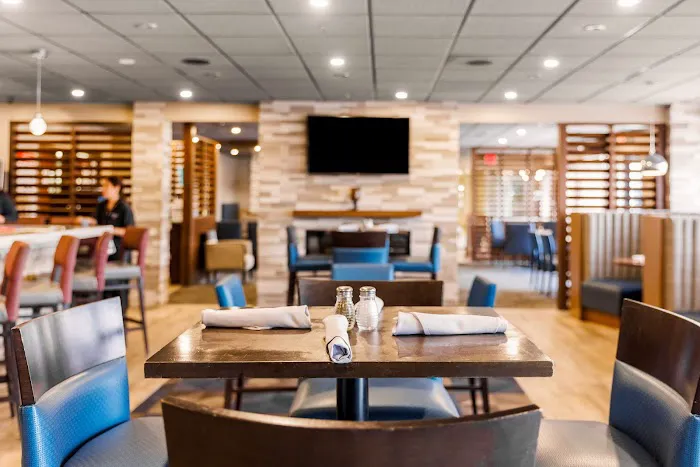 Holiday Inn & Suites Syracuse Airport 4
