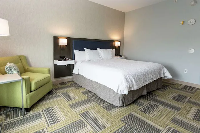 Hampton Inn & Suites Syracuse North Airport Area 4