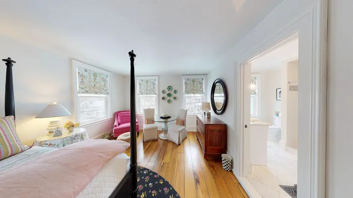 34 State - Historic Luxury Suites 4