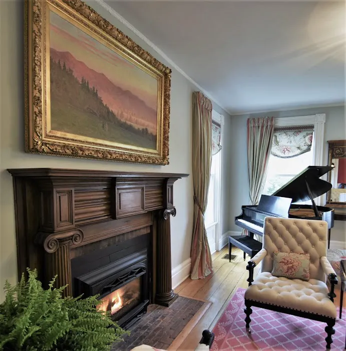 34 State - Historic Luxury Suites 4