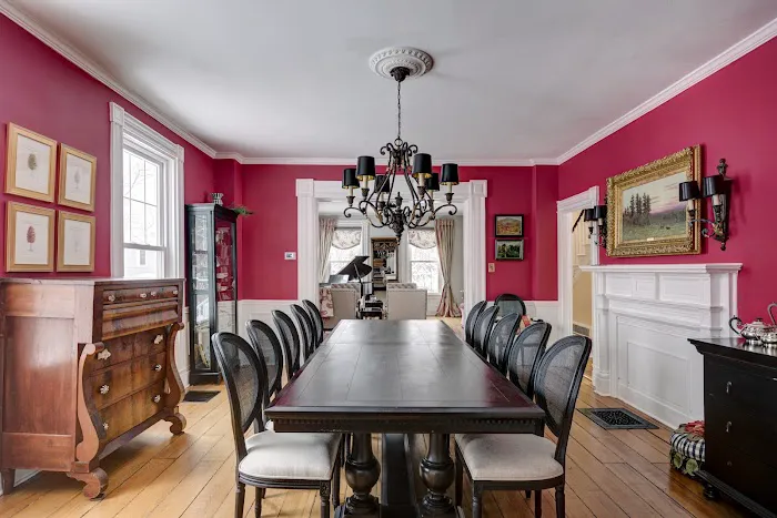 34 State - Historic Luxury Suites 4
