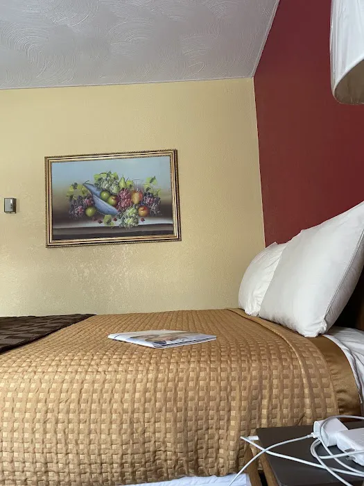 Utica Rest Inn 4
