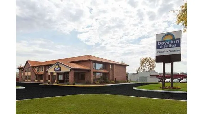 Days Inn by Wyndham Utica 4