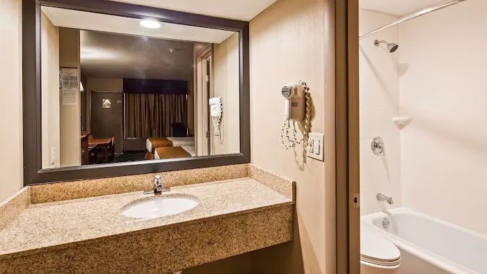 Best Western Gateway Adirondack Inn 4