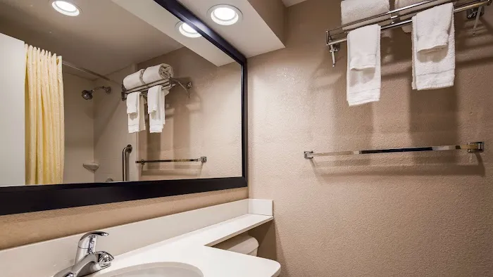 Best Western Gateway Adirondack Inn 4