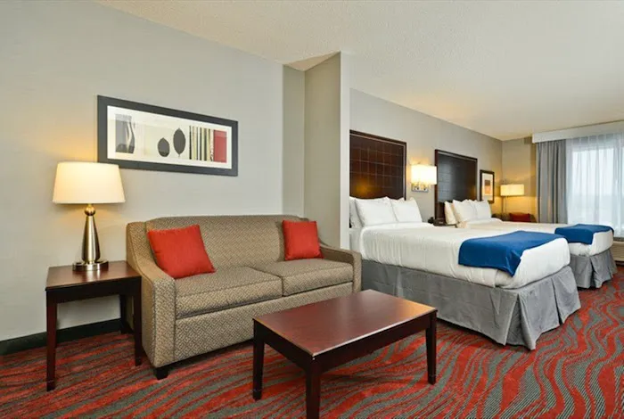 Holiday Inn Express & Suites Utica by IHG 4