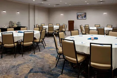 Delta Hotels Utica 4