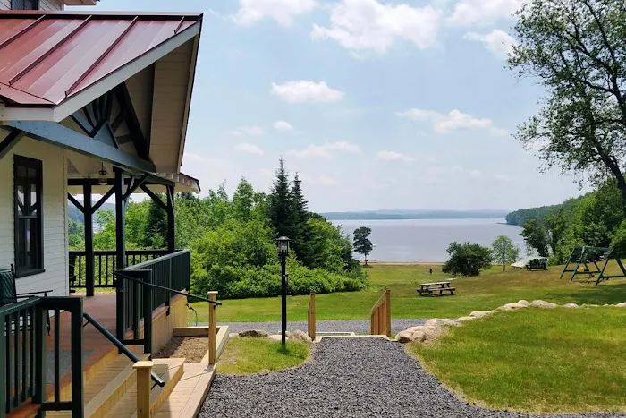 The Inn on Piseco Lake 4