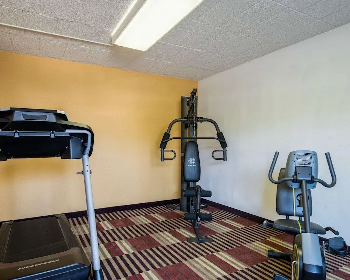 Rodeway Inn University 4