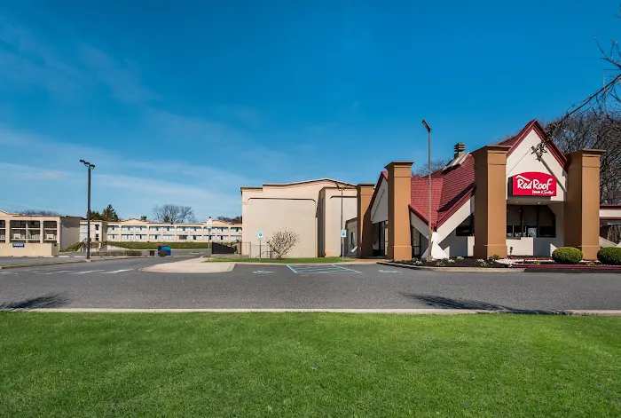 Red Roof Inn & Suites Newark - University 4