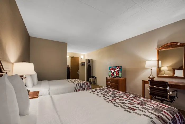 Red Roof Inn & Suites Newark - University 4