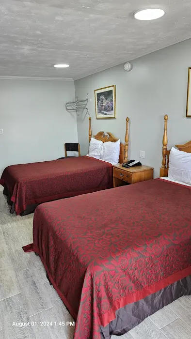Deluxe Inn Elkton 4