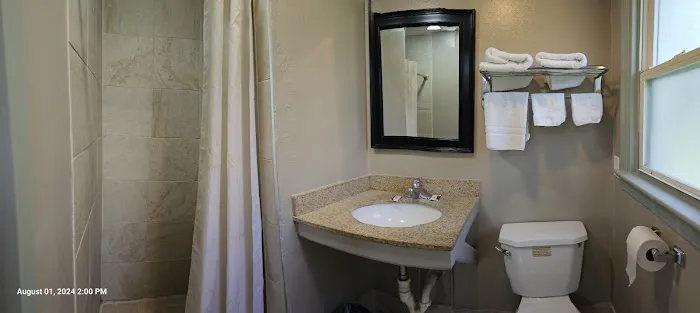 Deluxe Inn Elkton 4