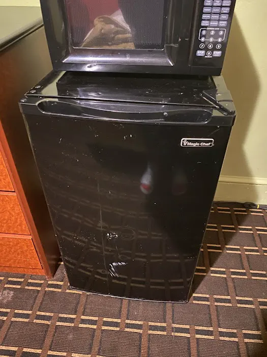 Deluxe Inn Elkton 4