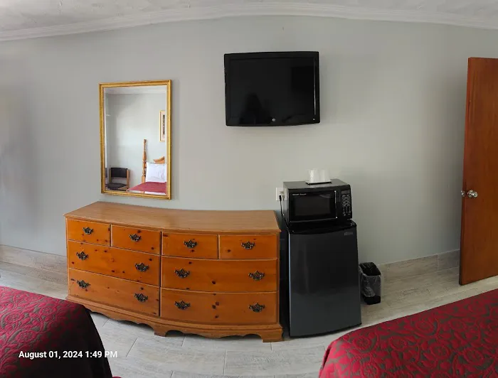 Deluxe Inn Elkton 4