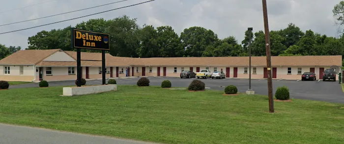 Deluxe Inn Elkton 4