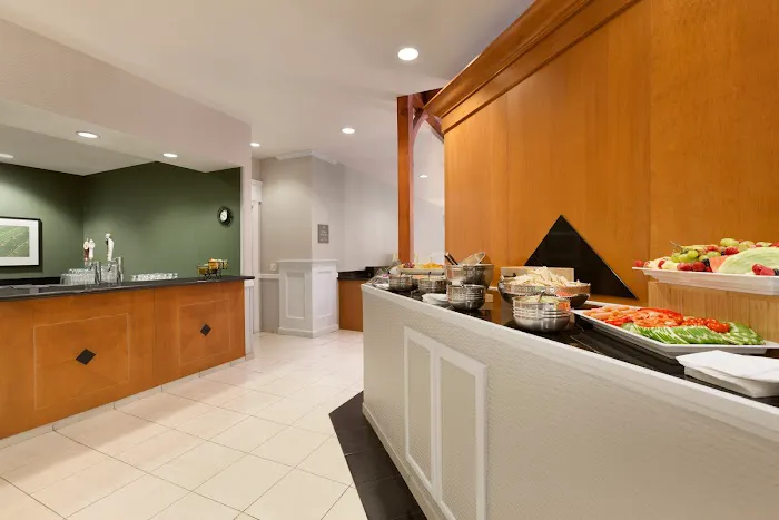 Embassy Suites by Hilton Newark Wilmington South 4