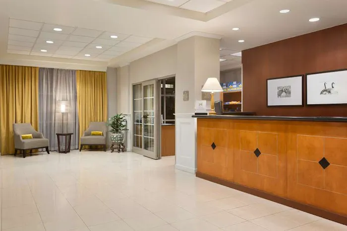 Embassy Suites by Hilton Newark Wilmington South 4