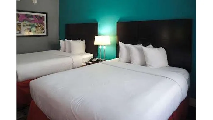 Clarion Inn 4