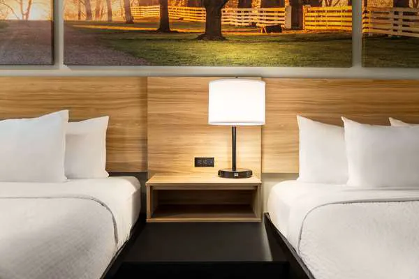 Days Inn & Suites by Wyndham Lancaster Amish Country 4