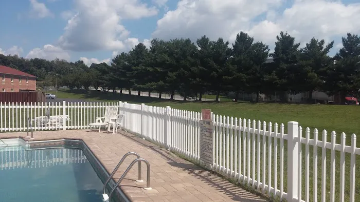 Days Inn & Suites by Wyndham Lancaster Amish Country 4