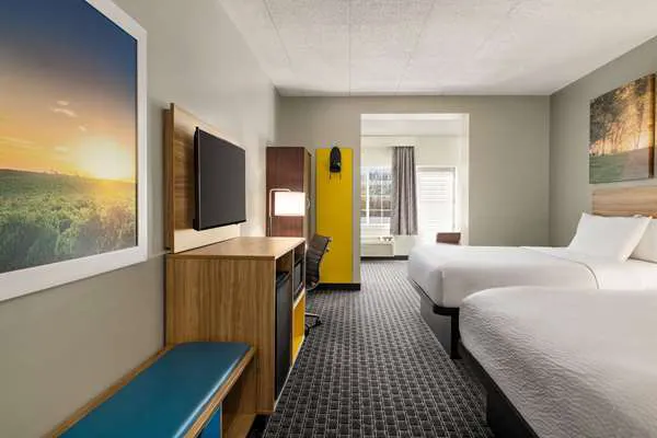 Days Inn & Suites by Wyndham Lancaster Amish Country 4