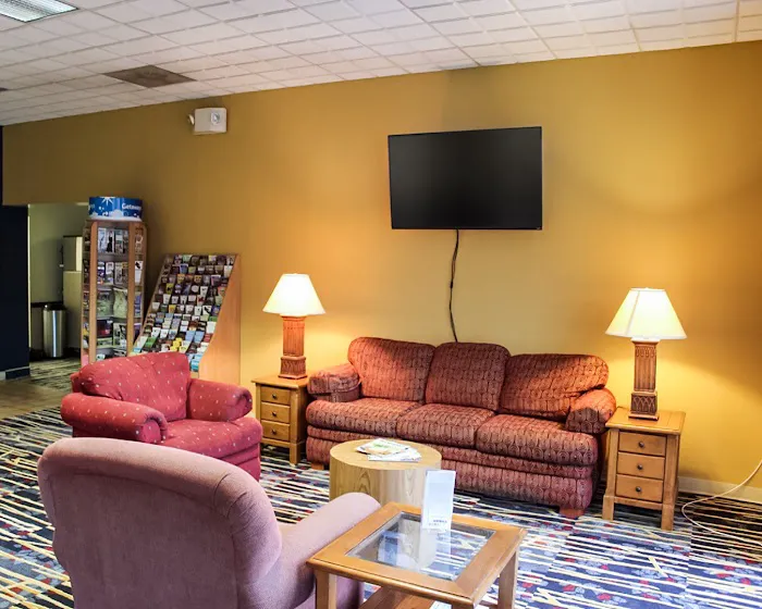 Days Inn & Suites by Wyndham Lancaster Amish Country 4