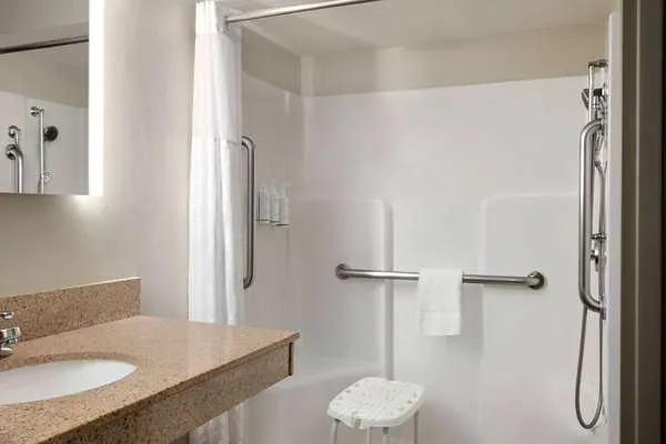 Days Inn by Wyndham Hershey 4