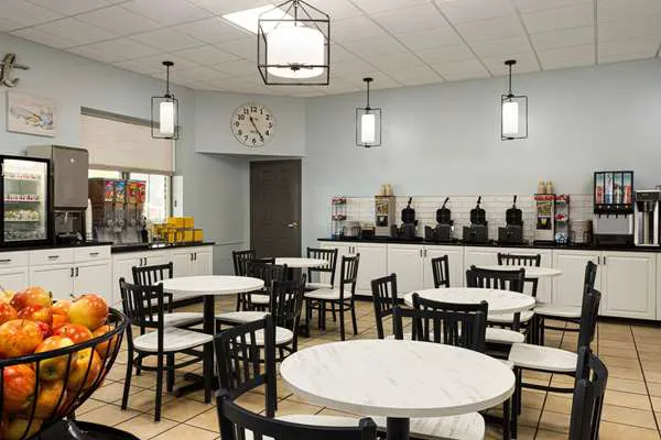 Days Inn by Wyndham Hershey 4