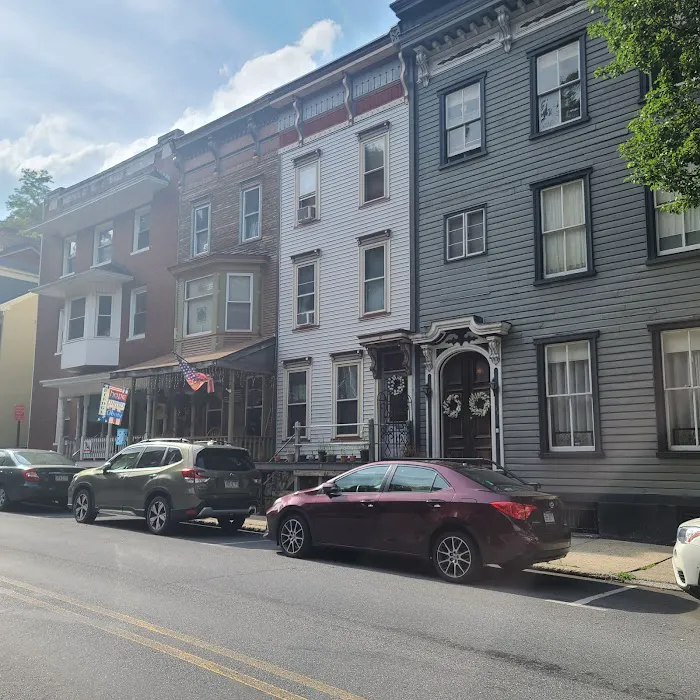 Broadway House 4