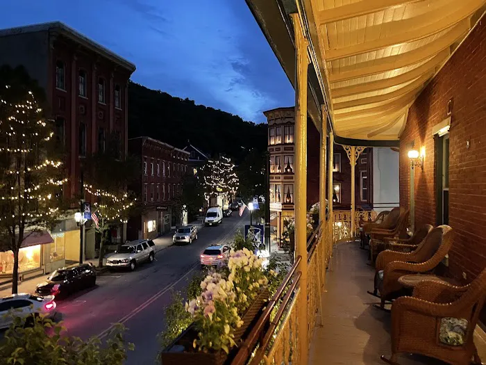 The Inn At Jim Thorpe 4