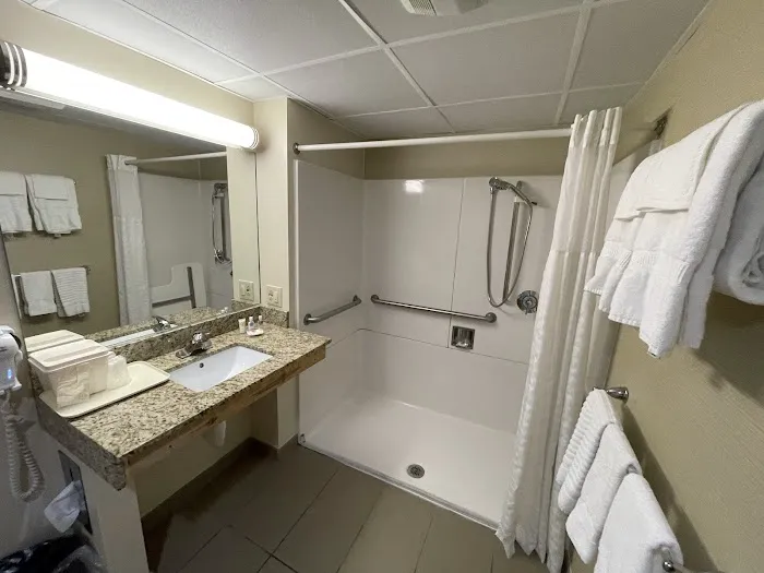 Comfort Inn 4