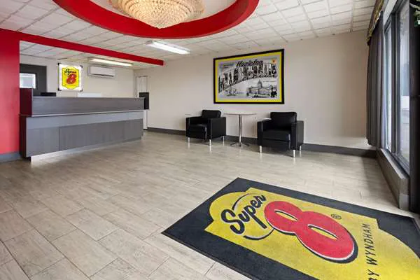 Super 8 by Wyndham Hazleton 4