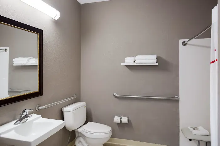 Red Roof Inn & Suites Bloomsburg – Mifflinville 4